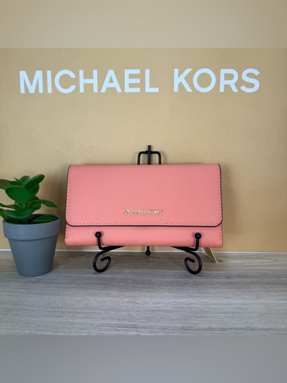 Michael Kors Wallet - Picture 2 of 9